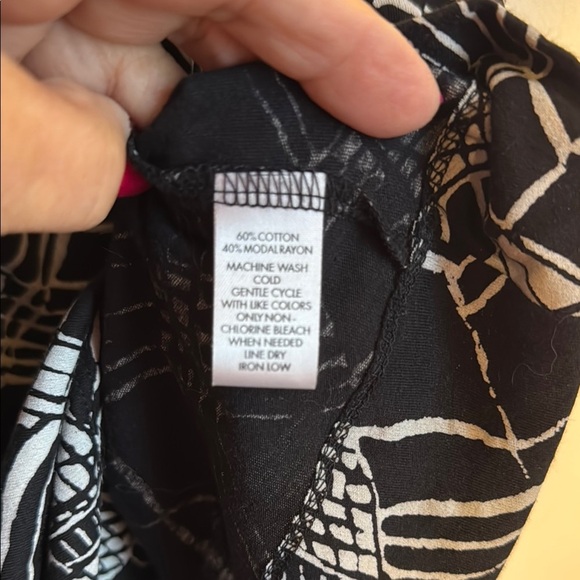 Calvin Klein Black and White Patterned Top - Picture 5 of 6